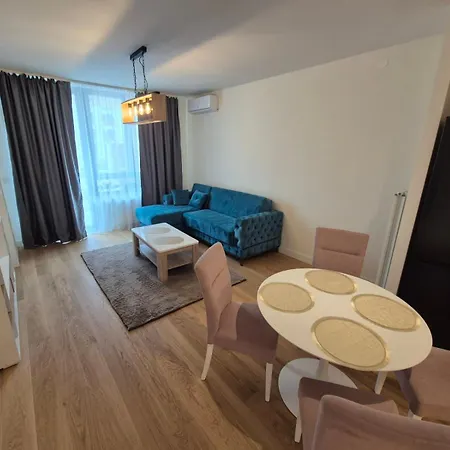 Apartment Q4, Flat Near Gallery Shopping Mall With Garage *