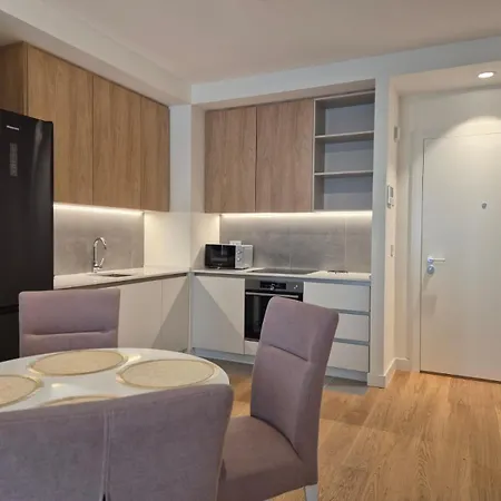 Q4, Flat Near Gallery Shopping Mall With Garage Apartment Belgrad