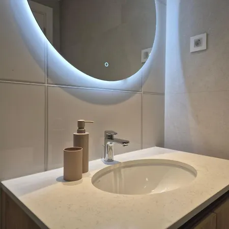 Apartment Q4, Flat Near Gallery Shopping Mall With Garage *